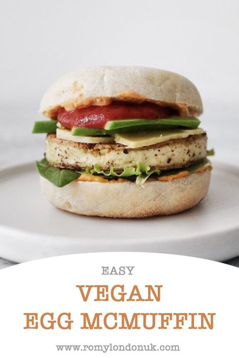 Easy Vegan Egg McMuffin with tofu patty, served on an English muffin #vegan #mcdonalds #breakfast Vegan English Muffin Sandwich, Mc Muffin, Veganuary Recipes, Egg Mcmuffin Recipe, Muffin Sandwich, Muffin Vegan, Vegetarian Burger Recipe, Vegan Mcdonalds, Egg Mcmuffin