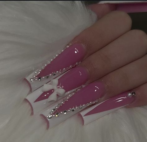 Baddie Nails Long, Nails With Bows, Acrylic Nail Shapes, Weak Nails, Punk Nails, Long Acrylic Nail Designs, Drip Nails, Baddie Nails, Nails Design With Rhinestones