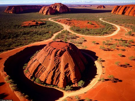 Discover Australia's Natural Beauty: Uluru (Ayers Rock) Inspiring Landscapes, Ayers Rock, Awe Inspiring, Natural Beauty, New Zealand, Australia, Travel, Beauty, Nature