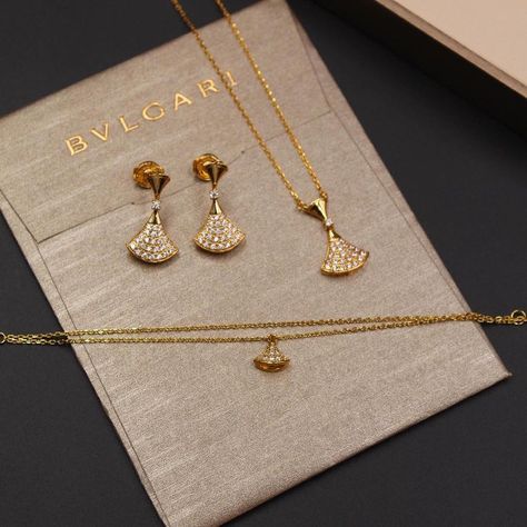 Fancy Accessories, Bvlgari Jewelry, The Bling Ring, Diamond Jewelry Set, Expensive Jewelry Luxury, Gold Bridal Earrings, Gold Jewelry Stores, Gold Rings Fashion, Jewelry Accessories Ideas