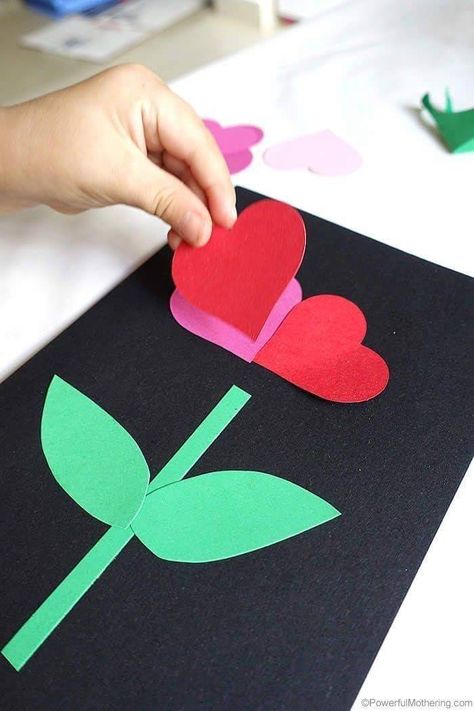 Hearts Preschool, Valentines Preschool, Mothers Day Crafts Preschool, Toddler Valentine Crafts, Theme Board, Crafts For Toddlers, February Crafts, Valentine's Day Crafts, Valentines Games