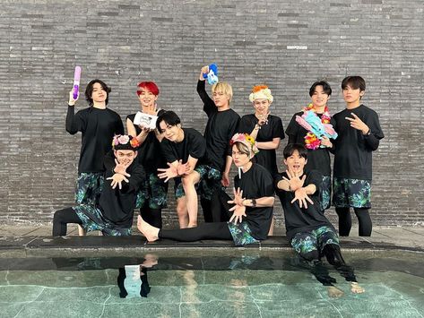 Treasure Group Photo, Treasure Ot10, Kagehina Cute, 2023 Photo, Treasure Map, Treasure Maps, Group Photo, Treasure Boxes, Group Photos