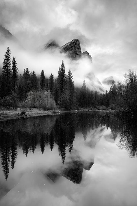 The Three Brothers in Yosemite National Park, California. Landscape Pencil Drawings, Black And White Picture Wall, Black And White Landscape, Top Photographers, Landscape Drawings, Colour Photograph, Black And White Pictures, Black And White Photographs, Photography Portfolio