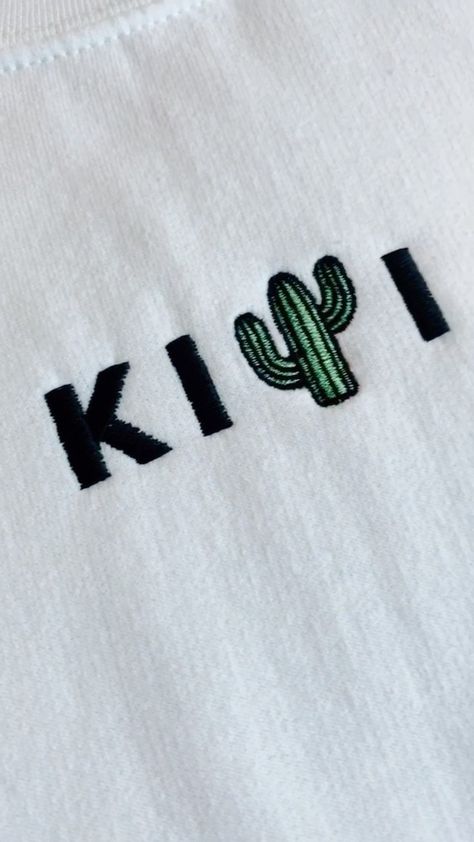 seethewayisee on Instagram: ✨ KI🌵I ✨ #harries #harrystyles #harrystylesvideos #harrystylesedits #1d #onedirection #kiwi #finelinealbum Free Machine Embroidery Patterns, Embroider Ideas, Harry Styles Sweatshirt, Harry Styles Outfit, Clothes Embroidery Diy, Pattern Outfits, Diy Embroidery Patterns, Embroidery Top, Jeans Diy