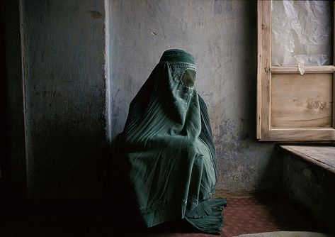 Joe Mcnally Photography, Joe Mcnally, Afghanistan Women, Afghan Women, Kabul Afghanistan, American Photo, Tall Buildings, Photo To Video, Sports Illustrated