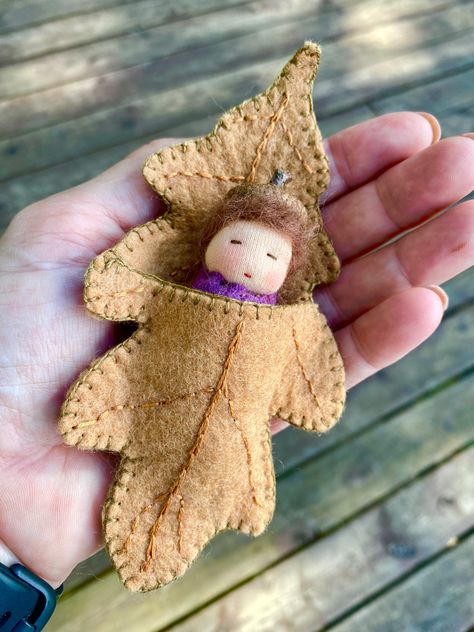 Pocket Doll, Felted Acorns, Acorn Crafts, Sock Dolls, Felt Leaves, Clothespin Dolls, Wool Embroidery, Waldorf Toys, Fun Diy Crafts