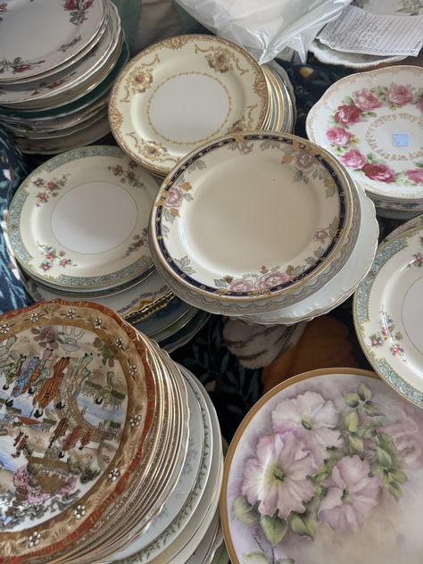 Vintage Dessert Plates Wedding, Bakery Bookstore, Vintage Teaset, Dishes Sets, Plates Wedding, Vintage Dessert, Antique Dishes, Mad Hatter Tea, Mad Hatter Tea Party