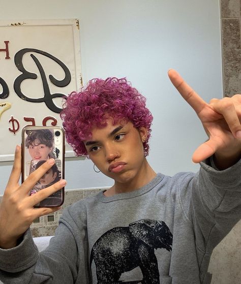 Pink Haircut, Lavender Hair Colors, Curly Afro Hair, Dyed Curly Hair, Short Hair Tomboy, Really Short Hair, Men Hair Color, Dyed Natural Hair, Hairdos For Curly Hair