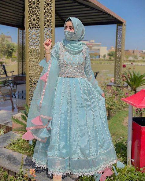 Aimanqashif GIRL IN THE MASK on Instagram: “Desi Elsa here ❄️ ⛄️ @aimanqashif X Eid collection by @tabassumharoon.official Its always so much fun shooting for such content 😍 I am so…” Dresses Stitching Ideas, Eid Dresses Ideas, Pakistan Eid, Eid Dress Design, Eid Dress, Stitching Ideas, Pakistani Wedding Outfits, Pakistani Dresses Casual, Pakistani Fashion Party Wear