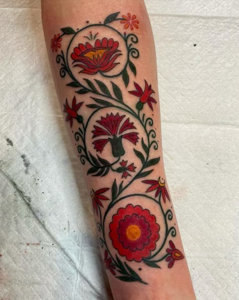 25 Colorful Folk Art Tattoos That Are Beyond Cool Folk Art Tattoos, Perfect Tattoo Ideas, Folk Art Tattoo, Traditional Back Tattoo, Red Flower Tattoos, Polish Tattoos, Around Arm Tattoo, Art Tattoo Ideas, Stunning Tattoos