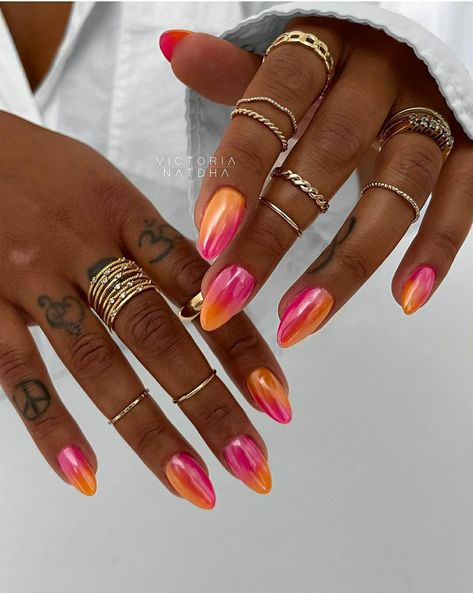 Orange Chrome Nails, Chrome Summer Nails, Summer Chrome Nails, Chrome Manicure, White Chrome Nails, Blue Chrome Nails, Orange Nail, Nagellack Trends, Chrome Nails Designs