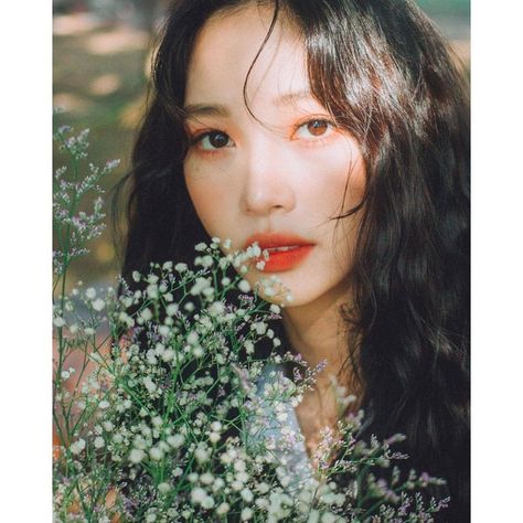 Dreamy Photography, Aesthetic People, Beauty Shots, Portrait Inspiration, 인물 사진, Photography Inspo, Photography Photos, Model Poses, Beautiful Photography