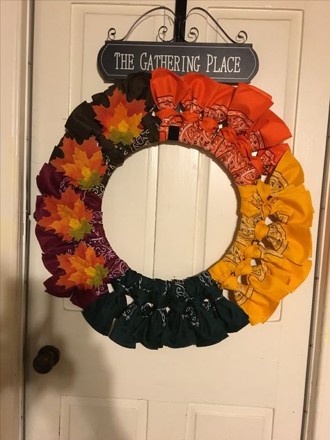 15 " Fall bandana wreath with autumn leaves glued on the right side Bandana Wreaths, Bandana Ideas, Bandana Wreath, Vintage Handkerchiefs Crafts, Bandana Crafts, Neat Crafts, Fall Decor Wreaths, Sunflower Crafts, Deco Mesh Wreaths Diy