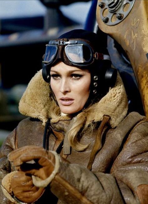 L Ursula Andress, Female Pilot, Amelia Earhart, Bond Girls, Vintage Aviation, Anthony Hopkins, Boeing 777, Actrices Hollywood, Casino Royale