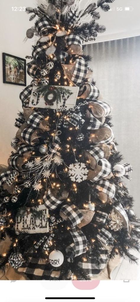 Black And Rustic Christmas Tree, Black Andwhite Christmas Tree, Black And White Tree Theme, Xmas Tree Black And White, Plaid Black And White Christmas Tree, Black And White Plaid Ribbon Christmas Tree, Christmas Tree Inspiration Black And White, White And Black Plaid Christmas Tree, Black And White Buffalo Check And Burlap Christmas Tree