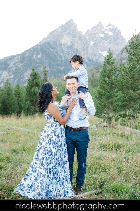 This beautiful family was so fun to shoot! Their photos turned out so lovely  in the early evening light. With the stunning Tetons in the background and the beautiful blue color palette they chose, this shoot is full of ideas for family poses to ask your photographer for! Family Photos Blue And White, National Park Photography, Family Photo Colors, Shoot Poses, Fall Family Photo Outfits, National Parks Photography, Outdoor Family Photos, Family Photo Shoot, Early Evening