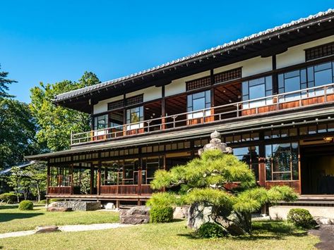 Rich Japanese House, Japanese Mansion, Japanese Traditional Architecture, Stacked Porches, Japanese Buildings, Asian House, Traditional Japanese House, Japanese Castle, Japan Architecture