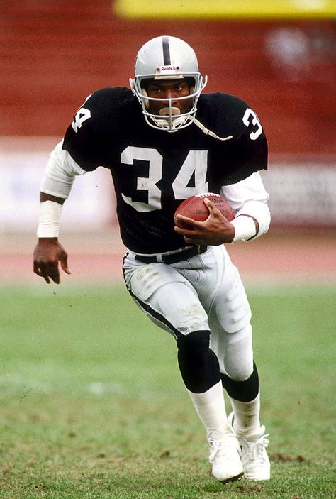 Bo Jackson Raiders, Bo Jackson Baseball, Bo Jackson Wallpaper, John Matuszak, Nfl Legends, Ufc Poster, Raiders Players, Nfl Highlights, Raiders Wallpaper