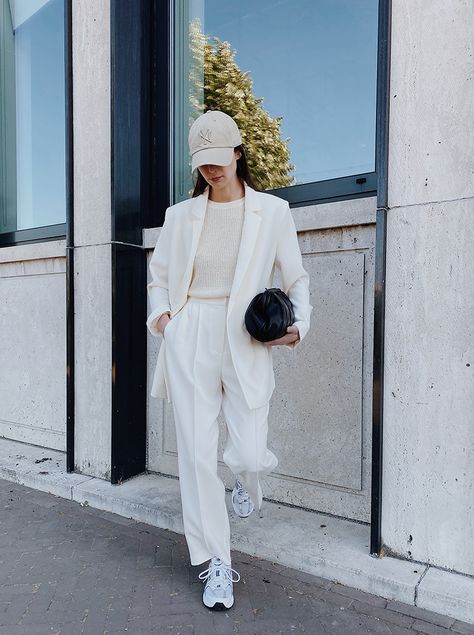 All White | MODEDAMOUR White Hat Outfit Ball Caps, Cap Outfits For Women Summer, White Cap Outfit, White Hat Outfit, Baseball Cap Outfit Spring, Baseball Cap Outfit Summer, Cap Outfits For Women, White Outfits For Women, Baseball Cap Outfit