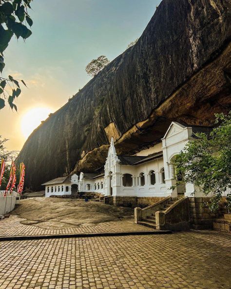 Dambulla cave temple also known as the Golden Temple of Dambulla is a World Heritage Site in Sri Lanka. . . . . . . . Credit @sandaru_bimsara_ 🌐 Website: www.blueskygalletaxis.com 📧 Email: tours@blueskygalletaxis.com 📱 Whatsapp: +94764326808 📸 Follow us on Instagram: https://www.instagram.com/bluesky_galle_taxis/ 👍 Like our Facebook Page: https://web.facebook.com/people/BlueSky-Galle-Taxis/100094866371671/ #srilanka #travel #tourism #visitsrilanka #ceylon #BlueSkyGalleTaxis #tours #taxi ... Sri Lanka Temple, Dambulla Cave Temple, Cave Temple, Golden Temple, Travel Tourism, Heritage Site, World Heritage Sites, World Heritage, The Golden