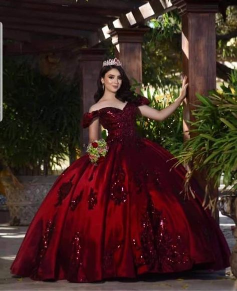 Burgundy Quince Dresses, Dark Red Quinceanera Dresses, Black Quince Dress, Red Quince Dress, Burgundy Quinceanera Dresses, Lavender Quince, Quinceanera Dresses Red, Xv Dresses, Quinceanera Dresses Gold