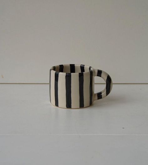 The Frankie Shop on Instagram: “We like stripes #cup #ceramics @m_a_i_z_u #thefrankieshop” Clay Jar, Pottery Pot, Pretty Mugs, The Frankie Shop, Frankie Shop, Wide Awake, Ceramics Projects, Ceramics Ideas Pottery, Pottery Studio