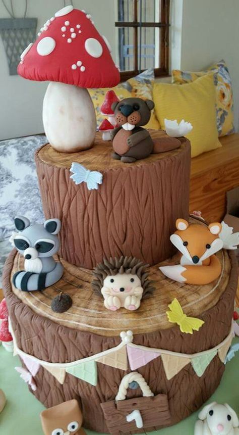 Woodlands Cake, Tree Trunk Cake, Woodland Birthday Cake, Woodland Cake, Woodland Birthday Party, Friends Cake, Cake Topper Tutorial, Woodland Birthday, Animal Cake