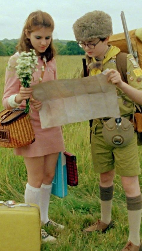 Suzy Moonrise Kingdom, Moonrise Kingdom Costume, Kara Hayward, Wes Anderson Movies, Wes Anderson Films, Capture The Flag, Moonrise Kingdom, Summer Movie, Halloween Inspo