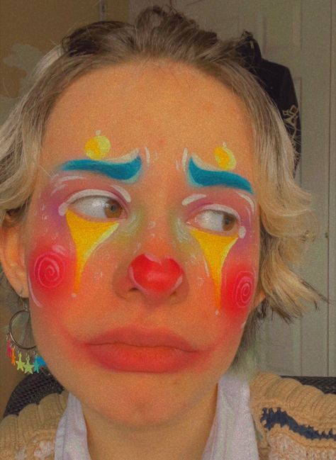 Soft Clown Core Makeup, Male Clown Makeup, Red Clown Makeup, Colorful Clown Makeup, Jester Makeup, Clown Face Paint, Cool Face Paint, Cute Clown Makeup, Goth Eye Makeup