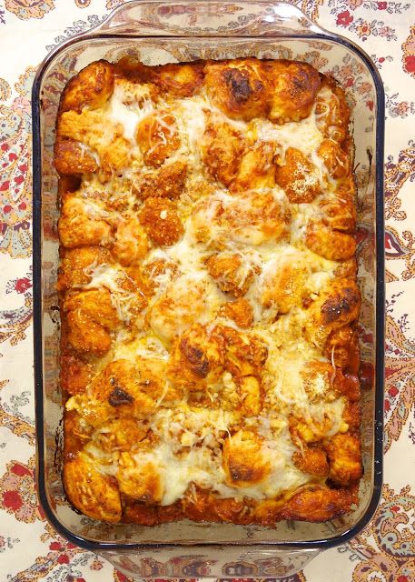 Chicken Parmesan Bubble Up serves 6-8 (Printable Recipe)  16 oz frozen popcorn chicken 1 jar (24 oz) spaghetti sauce 2 cups mozzarella chees... Homemade Lasagna, Plain Chicken, Bubble Up, Popcorn Chicken, Chicken Parmesan, Casserole Dish, Tortellini, Main Dish Recipes, I Love Food