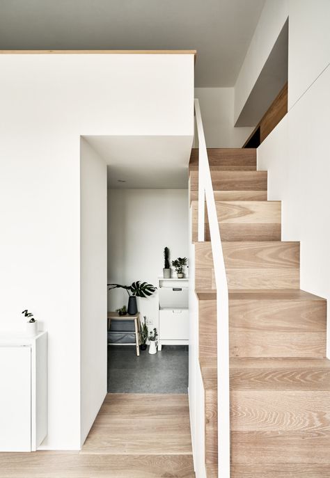 A Little Design | 17.6-square-metre flat on Behance Micro Flat, Mezzanine Bedroom, Staircase Interior Design, Gray And White Bathroom, Micro Apartment, Piano Studio, White Kitchen Decor, Small Apartment Design, Minimalist Apartment