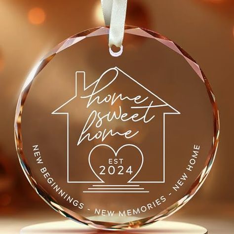 Gifts For New House, Housewarming Gift Ideas, New Home Ornament, New Home Owners, Welcome Home Gifts, Buy House, New Homeowner Gift, First Christmas Married, Presents For Women