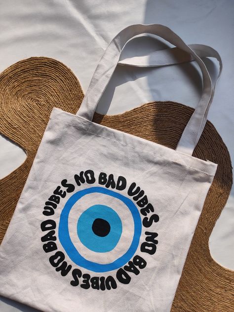 Tote Bag Aesthetic Outfit, Tod Bag, Diy Bag Painting, Tote Bag Design Ideas, Eco Bag Design, Bag Design Ideas, Tote Bad, Ocean Tote Bag, Creative Tote Bag