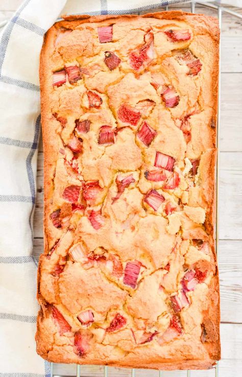 This keto strawberry rhubarb bread combines the flavors of strawberries and rhubarb together beautifully in this keto quick bread recipe. It's a low-carb strawberry rhubarb recipe that is perfect for breakfast, brunch, or dessert. keto strawberry rhubarb bread |low carb strawberry rhubarb bread Keto Rubarb Deserts, Rhubarb Bread Recipe Healthy, Keto Strawberry Rhubarb Recipes, Keto Rhubarb Recipes, Rhubarb Keto, Keto Brunch Recipes, Gluten Free Rhubarb Recipes, Strawberry Rhubarb Bread, Keto Rhubarb