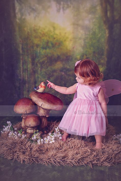 Enchanted forest/fairy set Enchanted Forest Fairy, Princess Photo Shoot, Fairy Photography, Fairytale Photoshoot, Diy Photography Props, Fairy Photoshoot, Mermaid Photography, Toddler Photoshoot, Fairies Photos