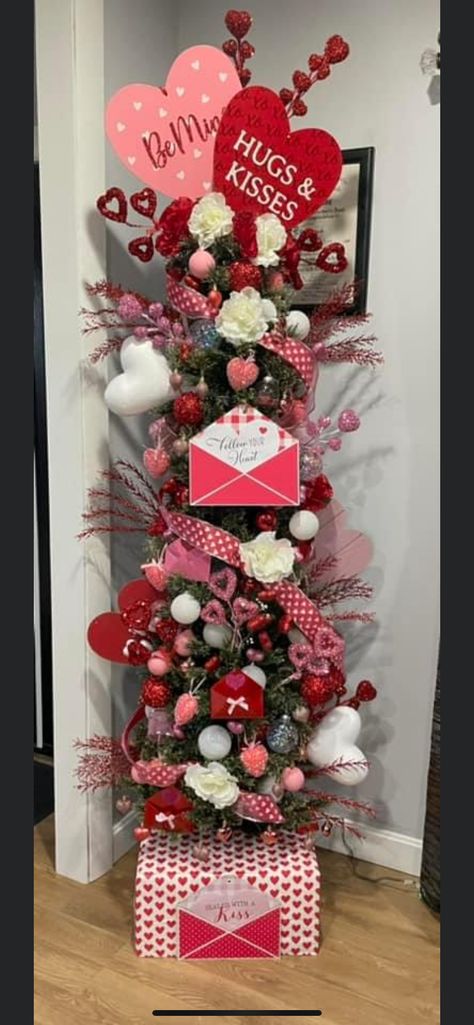 Candle Light Dinner Ideas, Valentine Trees, Valentine Day Aesthetic, Unique Christmas Trees Themes, Valentine's Tree, Nail Valentine, Aesthetic Valentines Day, Romantic Candlelight Dinner, Themed Trees