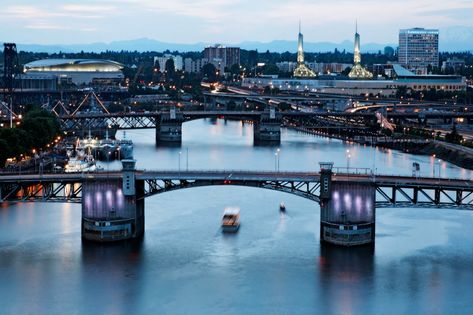 The Morrison Bridge - The Willamette Light Brigade Portland Bridges, Wave Of Light, Truss Structure, Engineering Activities, Famous Bridges, Bridgetown, Below Deck, Light Wave, Oregon Travel