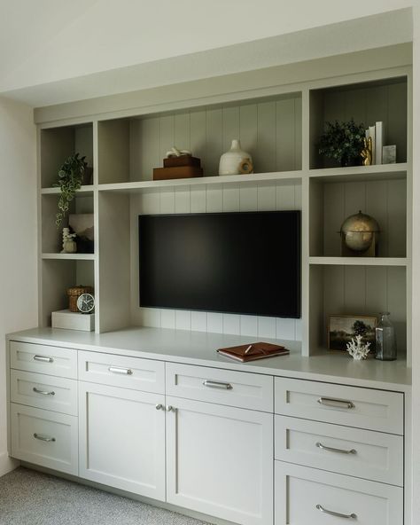 This transformation brings so much satisfaction. We thoughtfully designed a custom built-in cabinet to maximize our client’s unused closet alcove, creating a functional and stylish solution for his office and media needs. #thedendesign_transformedtownhouse Design @thedendesigngroup Photos @jessicafixphotography #thedendesigngroup #siliconvalleyinteriordesigner #bayareainteriordesigner #officeinspo #homeofficedesign #homeofficedecor Built In Bedroom Cabinets, Painted Built Ins, Bob Ideas, Tv Built In, Office Built Ins, Small Family Room, Round Cabinet, Built In Cabinet, Bedroom Cabinets