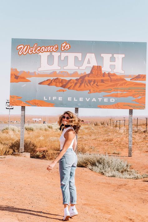 Utah National Parks Outfits, Moab Picture Ideas, Zion National Park Senior Pictures, Utah Photoshoot Ideas, Utah Photo Ideas, Bryce Canyon National Park Photography, Utah Travel Pictures, Zion National Park Instagram Pictures, Utah Aesthetic Pictures