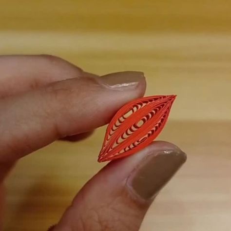 Quilling Art by Glaiza | i made basic quilling leaf using comb only 🌿 #quillingart #papercraft #diy #art #paperquilling #quilling #handmade #botanical #leaf | Instagram Basic Quilling, Art Quilling, Quilling Flowers, Quilling Art, Paper Quilling, Orange Flowers, Diy Art, Trees To Plant, Comb