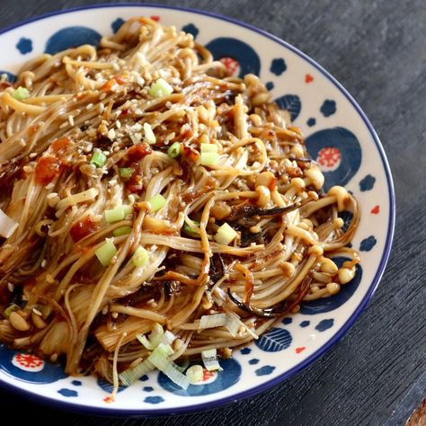 Spicy Enoki Mushrooms Spicy Enoki Mushrooms, Enoki Mushroom Recipe, Enoki Mushrooms, Grilled Portobello, Cilantro Rice, Mushroom Dish, Marinated Mushrooms, Spicy Noodles, Marinated Steak