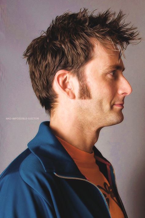 Oh yes! David's profile is magnificent! Doctor Who 10, David Tennant Doctor Who, Doctor Humor, David Michael, Doctor Who Art, 10th Doctor, Tenth Doctor, Michael Sheen, How To Draw Hair