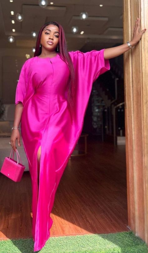 Boubou Dress, Plus Size Gown, Bubu Dress, Modest Woman, Ankara Blouse, Boubou Styles For Women, Dress Rich, Kaftan Styles, Ankara Dress Designs