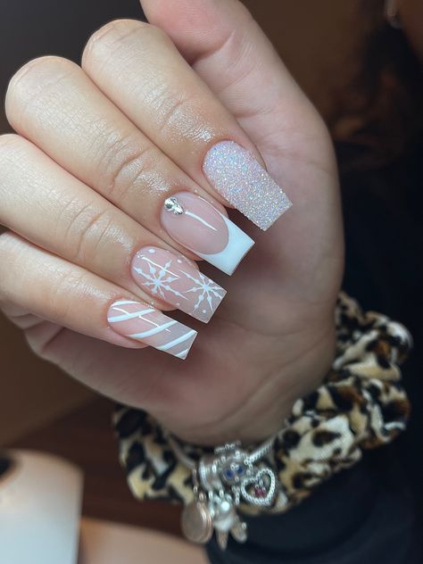 #nails #winter #christmas #winternails #nailart #naildesign #nailpolish #nails #fashion White Winter Nails Square, Winter Square Nail Designs, Winter Sets Nails, Winter Nails Acrylic Square, Christmas Nails With Gems, Medium Christmas Nails, Sweet Sixteen Nails, Nails For Christmas Holiday, Christmas Nails Medium