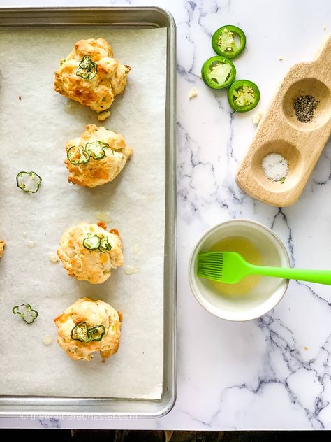 Learn how to make perfectly light and fluffy, super cheesy Cheddar Jalapeno Biscuits from scratch - with only 5 ingredients! These tender and flaky homemade biscuits have just a hint of mild spice, and are easy to make in only 20 minutes. #jalapenocheese #jalapenocheddar #cheddarcheesebiscuits #cheesebiscuits #cheddarbiscuits #biscuitsfromscratch #easybiscuits #dropbiscuits Biscuits With Self Rising Flour, Cheddar Jalapeno Biscuits, Jalapeno Biscuits, Cheese Drop Biscuits, Homemade Drop Biscuits, Jalapeno Cheddar Biscuits, Cheddar Cheese Biscuits, Easy Drop Biscuits, Drop Biscuits Recipe