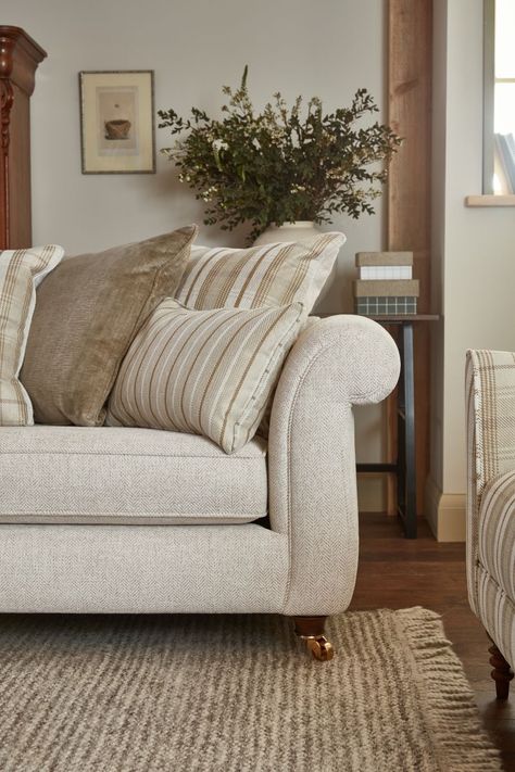 Country Living Wimborne sofa at DFS detail Country Living Sofa, Country Sofa, Country Sofas, Sofa Accent Chair, Cuddler Sofa, Ikea New, Storage Footstool, Slow Living, Chic Furniture