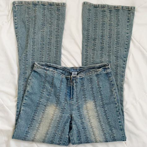 Y2k Denim, Round Circle, Denim Design, 2000s Fashion, Flared Jeans, Dream Clothes, Aesthetic Outfits, Buy Vintage, Fitness Inspo