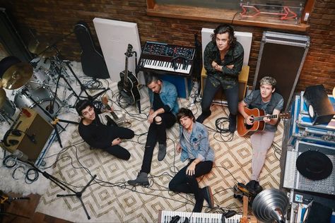 One Direction Four Photoshoot Wallpaper One Direction, One Direction Photoshoot, One Direction Group, First Joker, One Direction Fotos, Four One Direction, One Direction Albums, Night Changes, One Direction Wallpaper