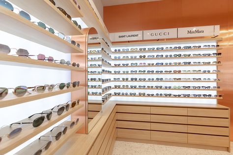 Small Optical Shop Interior Design, Opticians Store Design, Eyewear Retail, Eyewear Store Design, Eyewear Display, Glass Store, Clinic Interior Design, Optical Image, Optical Shop