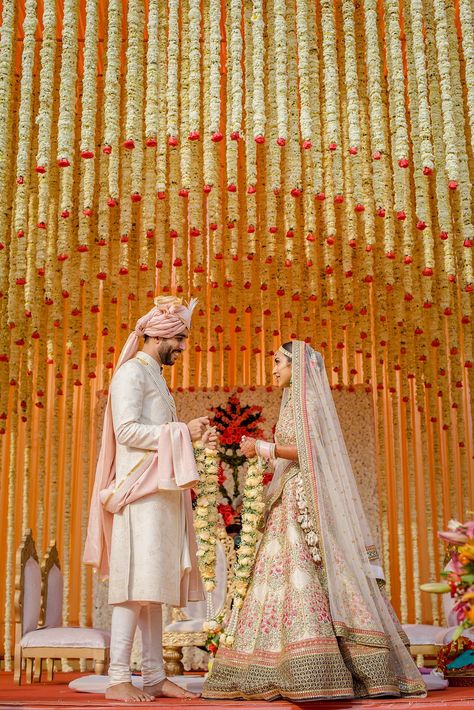 Mixed Wedding, Big Indian Wedding, Mandap Decoration, Jaipur Wedding, Mandap Design, White Lehenga, Decoration For Wedding, Stage Decor, Desi Wedding Decor